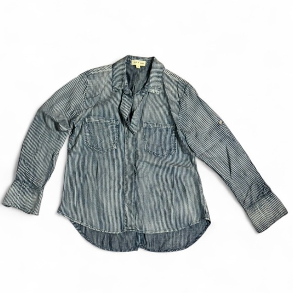 cloth & stone Tops - Cloth & Stone Anthropologie Chambray Pinstripe Roll Tab Button-down Small